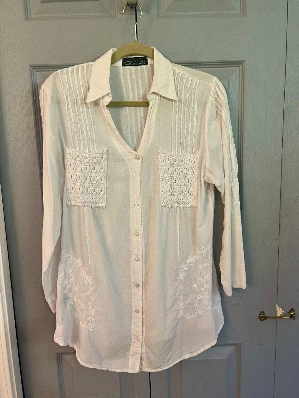 White Tunic Top with Crochet Pockets & Embiordery by Giocam